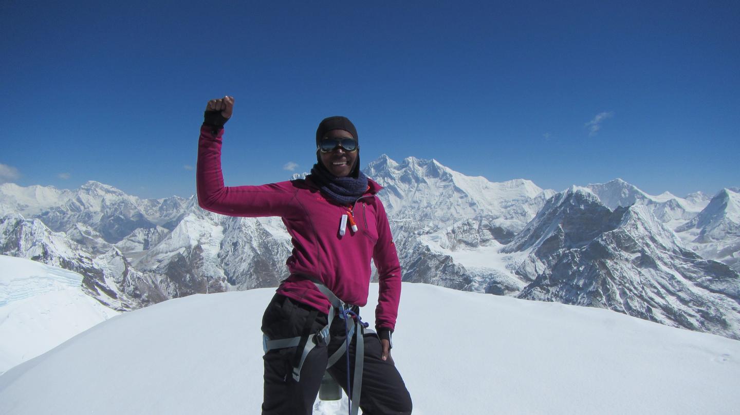 Saray Khumalo Takes on Everest – VICE Sports (image)