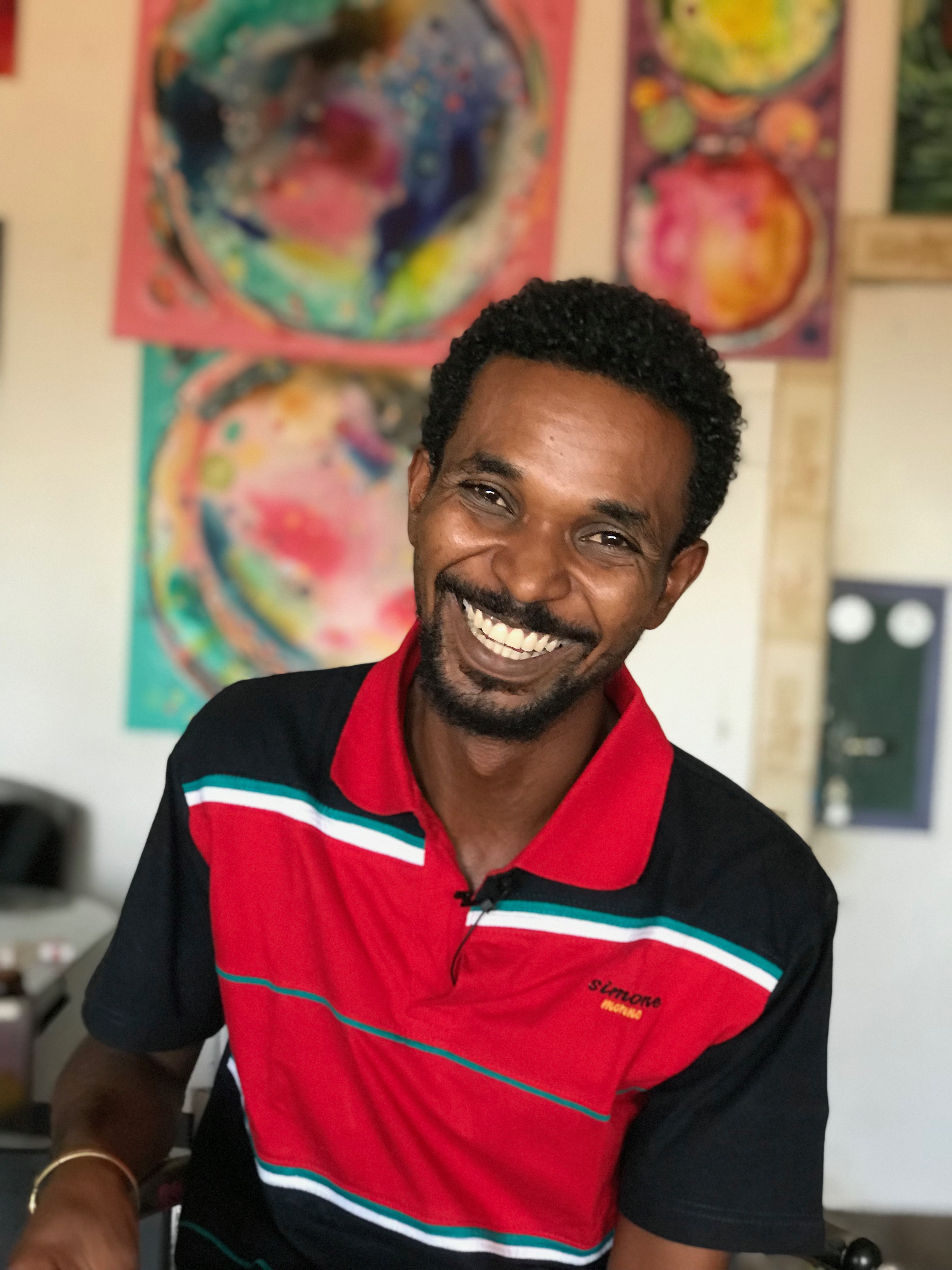 Sudanese Artist Inspires the Masses with His Paintings – CNN (image)